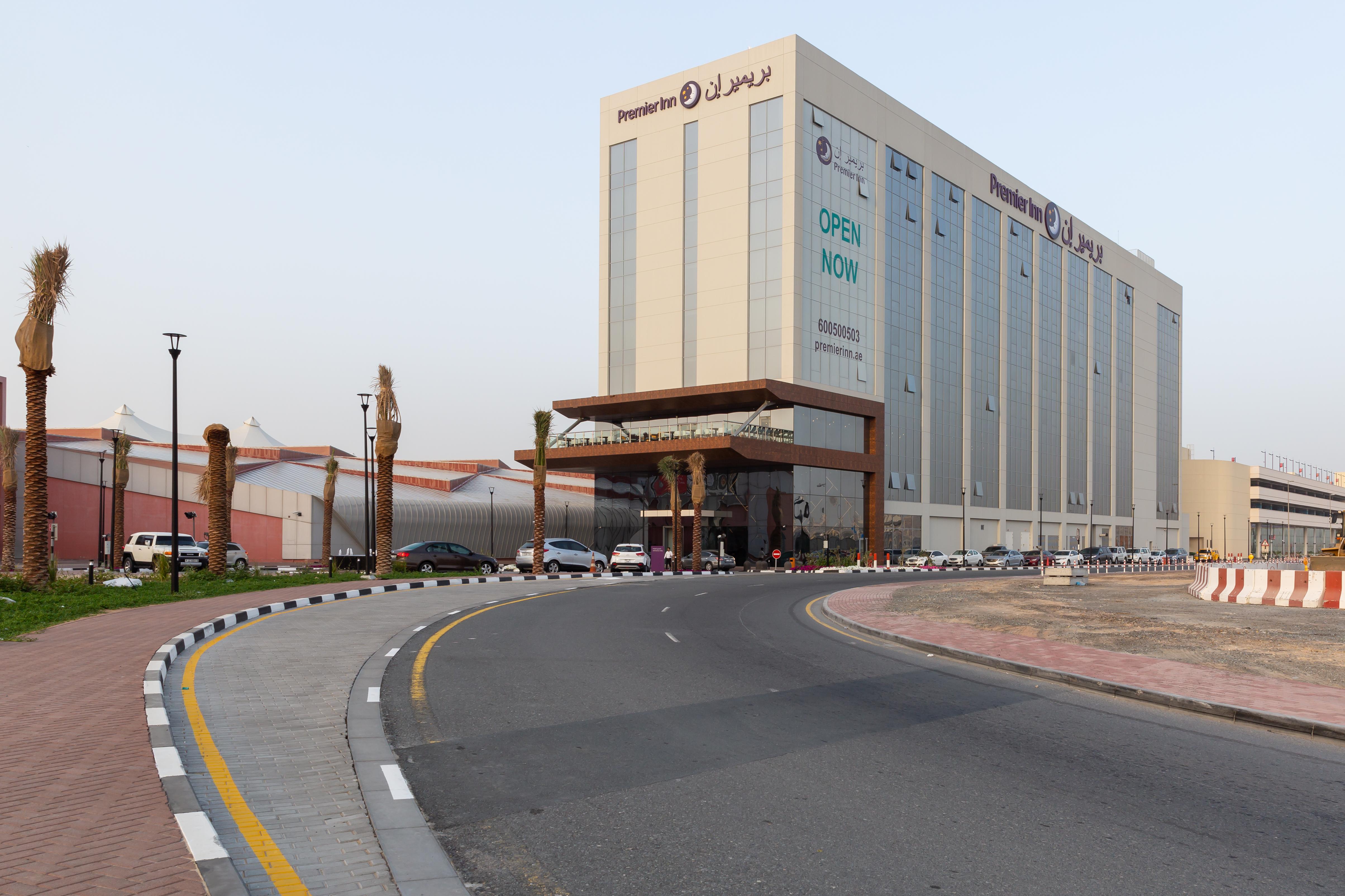 Premier Inn Dubai Dragon Mart Exteriér fotografie